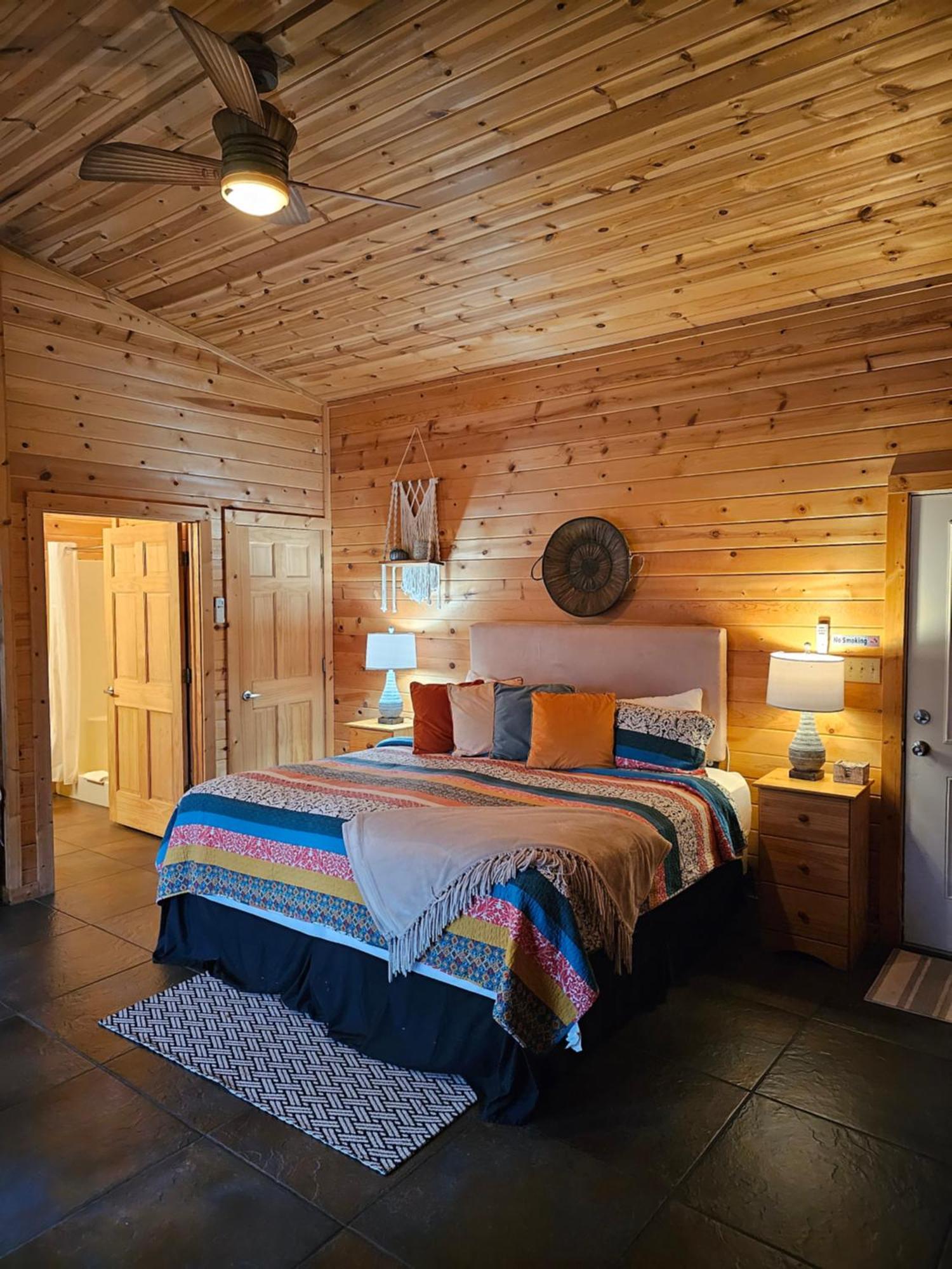 5 Min To Beaver Lake-King Bed-Fire Pit-Jetted Tub #4 Eureka Springs Exterior photo